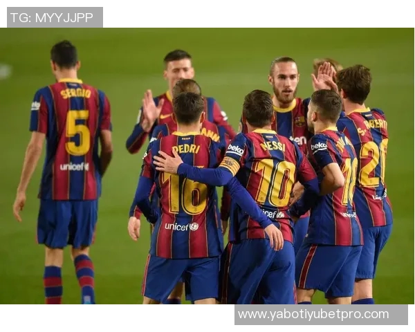 拉波尔塔宣布诺坎普第三层看台下赛季初将可容纳27000名球迷