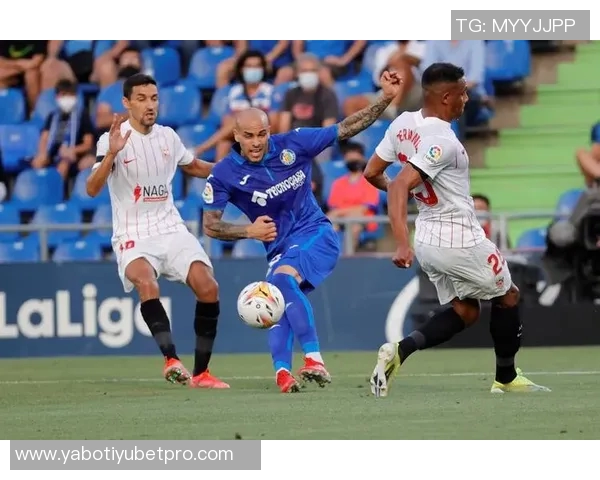 奥孔科沃扑救哈钦森点球成功助球队晋级两位阿森纳旧将再度交锋